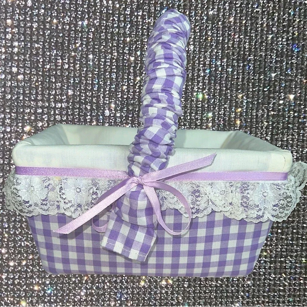 Picnic basket 60’s vintage gingham cute bows purple white lace floral cabincore